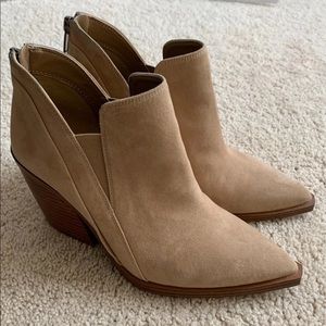 Vince Camuto Gradina Booties (6.5)
